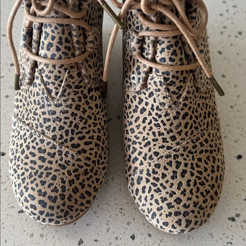 Toms KALA Tan Black Mini Cheetah Animal Print Suede Wedge Ankle Bootie Size 8.5